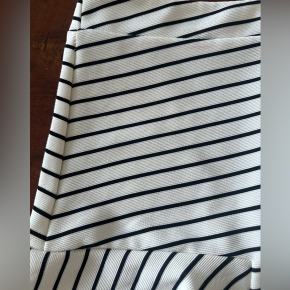 Lush striped mini skirt medium - Picture 2 of 3